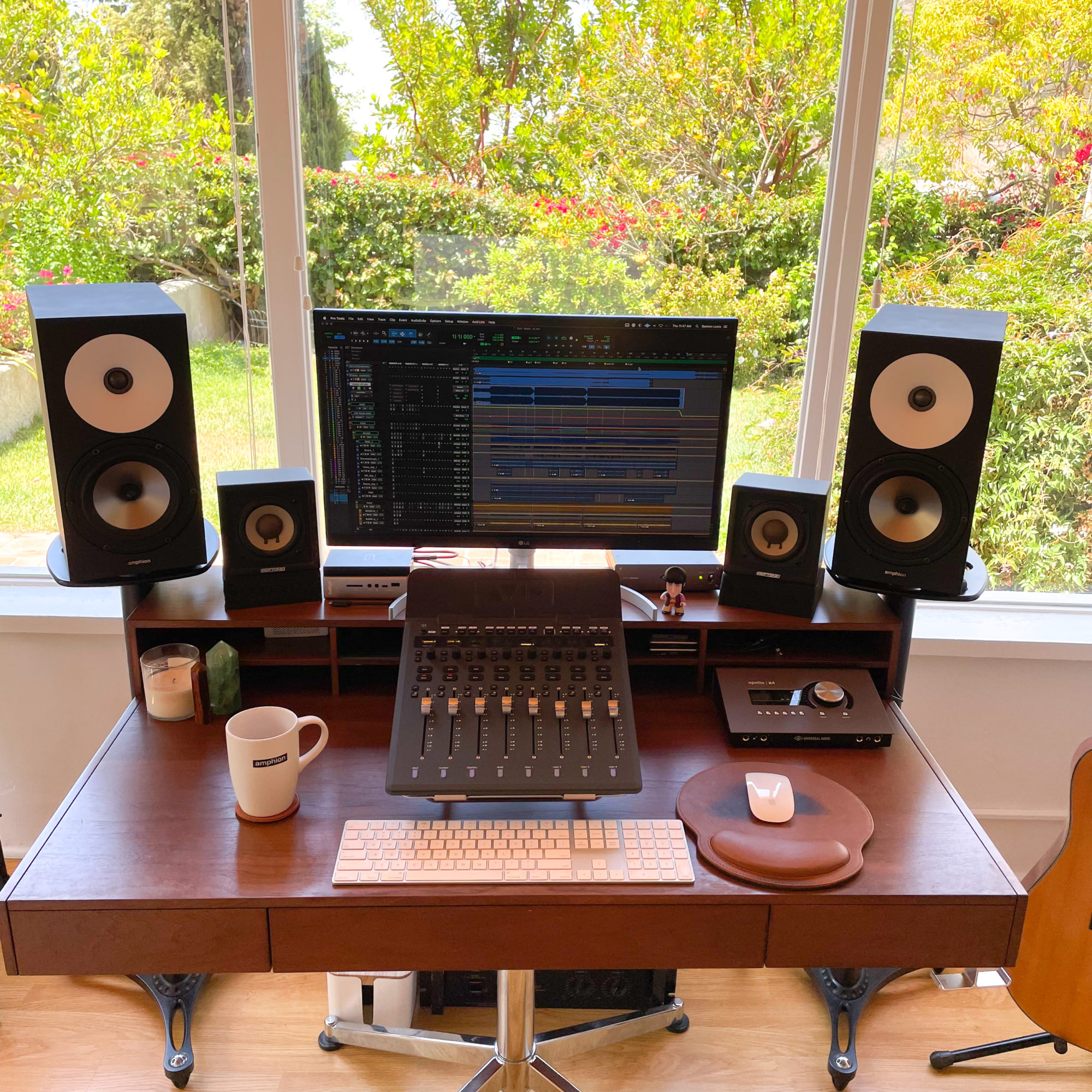 Damien Lewis home studio setup